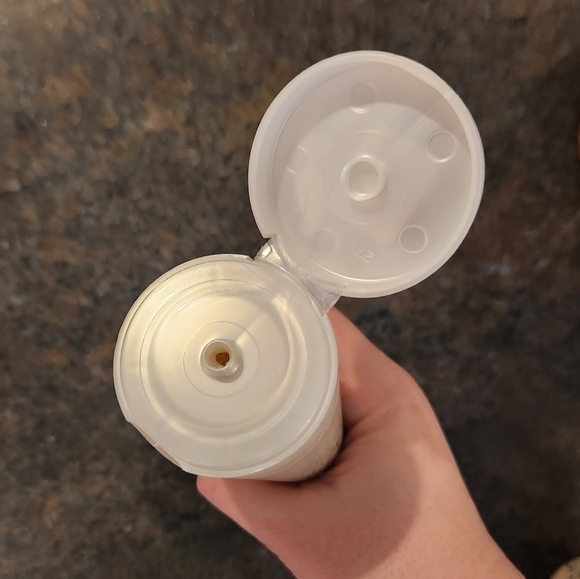 Bath & Body Works In the Stars Scrub - Picture 3 of 3